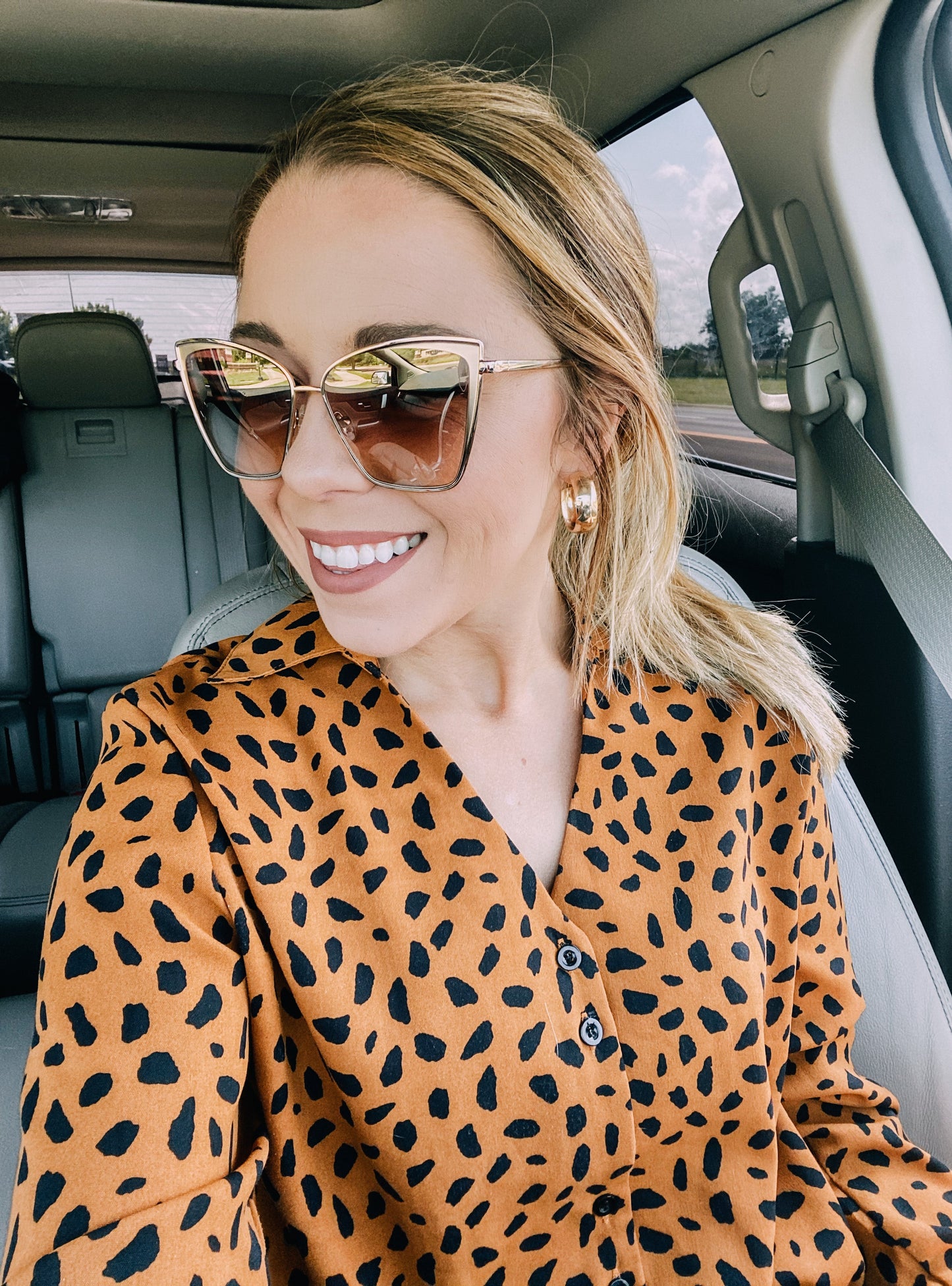 Customer Content - Britt wearing the becky gold and flash brown gradient