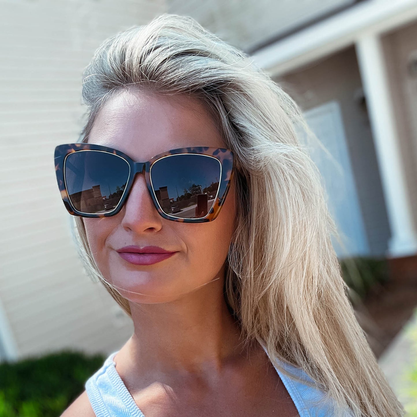 customer content - ambermiller9 wearing becky iv amber tortoise and brown gradient front