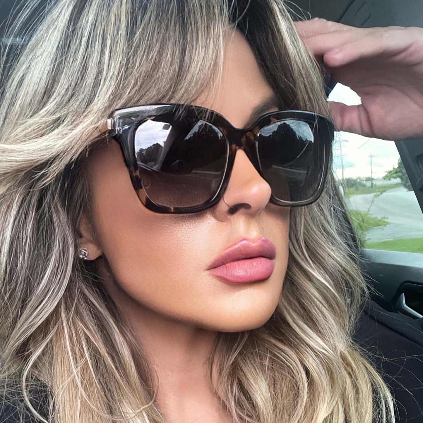 customer content - female blonde wearing diff eyewear bella square sunglasses with espresso tortoise frame and grey gradient polarized lenses