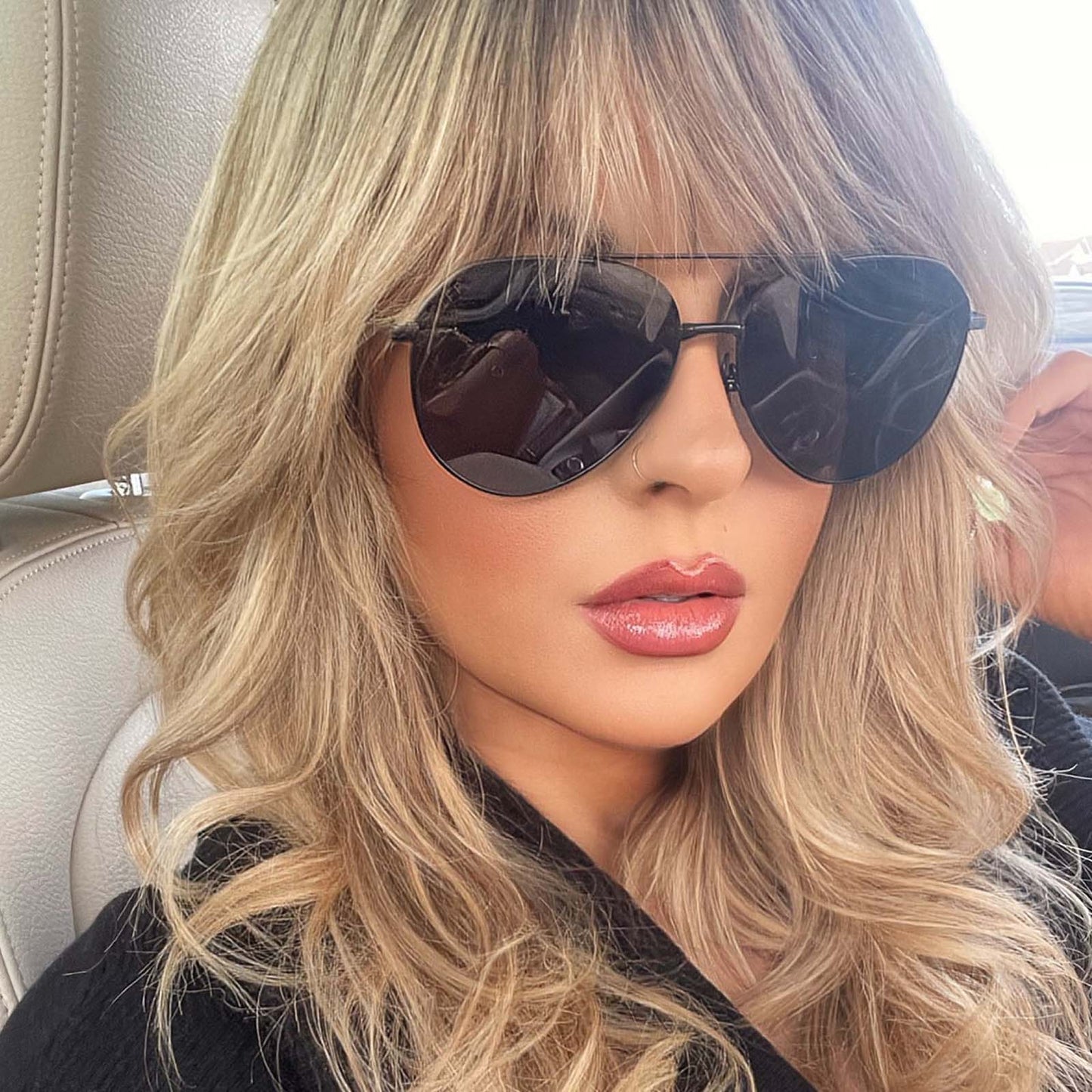 customer content - musicmellie wearing diff eyewear dash aviator sunglasses with matte black frame and solid grey polarized lens front view