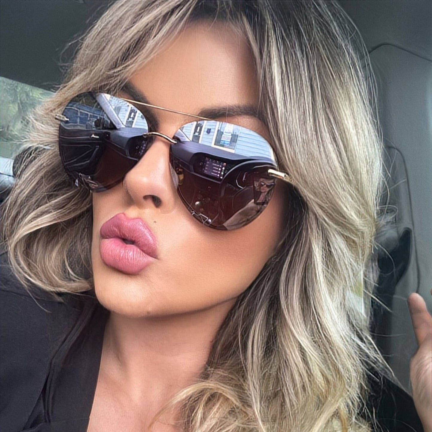 Customer Content - DIFF Lenox Gold + Brown Gradient Aviators Featuring MusicMellie