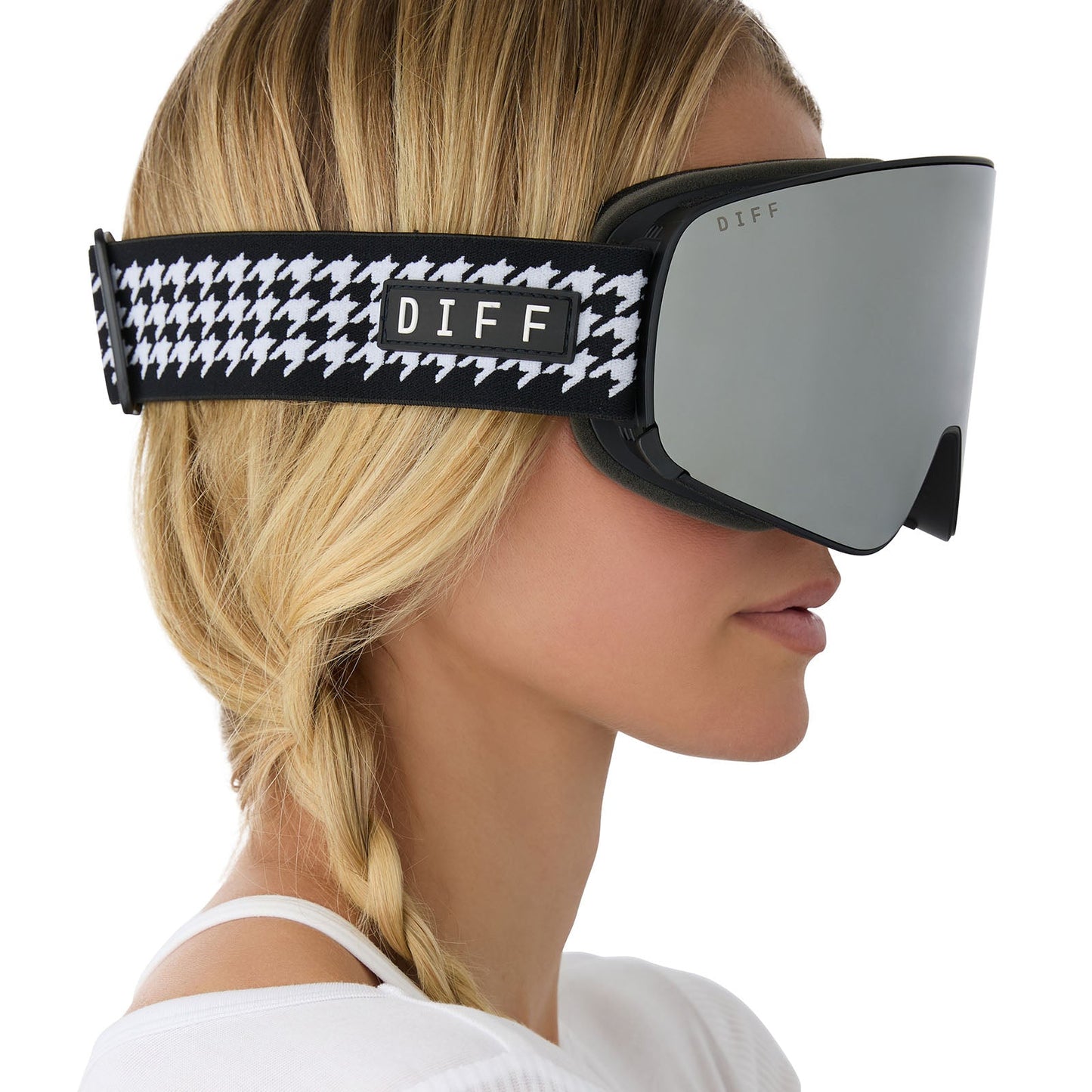 on model - female wearing diff sport frost goggles houndstooth with silver mirror polarized lens side view