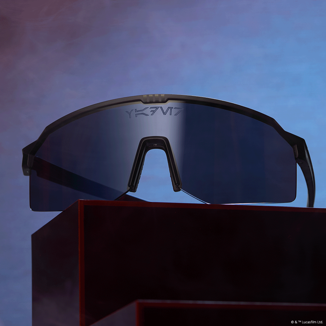 lifestyle - star wars™ x diff sport featuring the darth vader™ 4.0 shield sunglasses with a dark glossy black frame and black grey polarized lenses with smoke animation