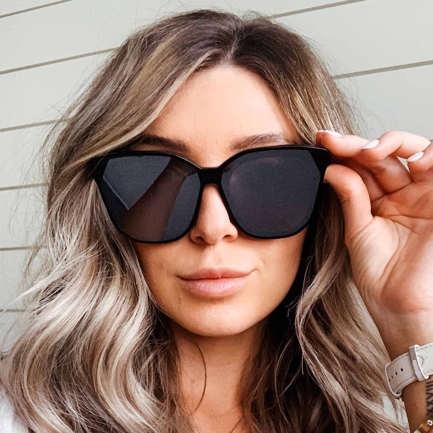 lifestyle - jennparker diff gia black frame grey sunglasses