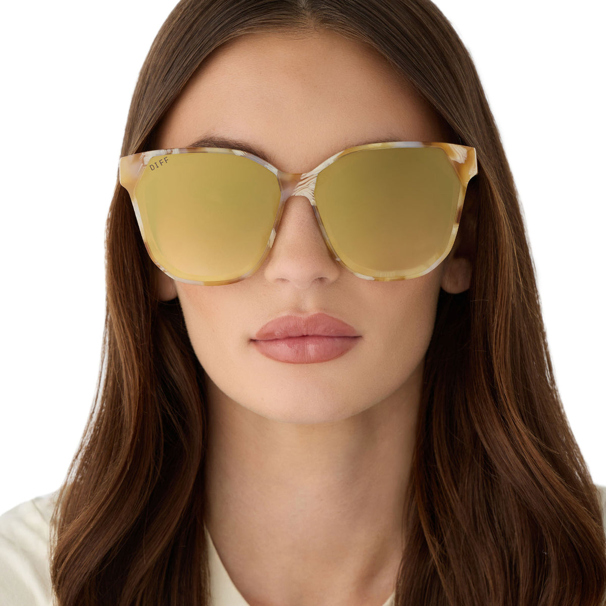 on model - female wearing diff eyewear gia square oversized sunglasses with a gilded tortoise acetate frame and brown gradient with light gold flash lenses front view