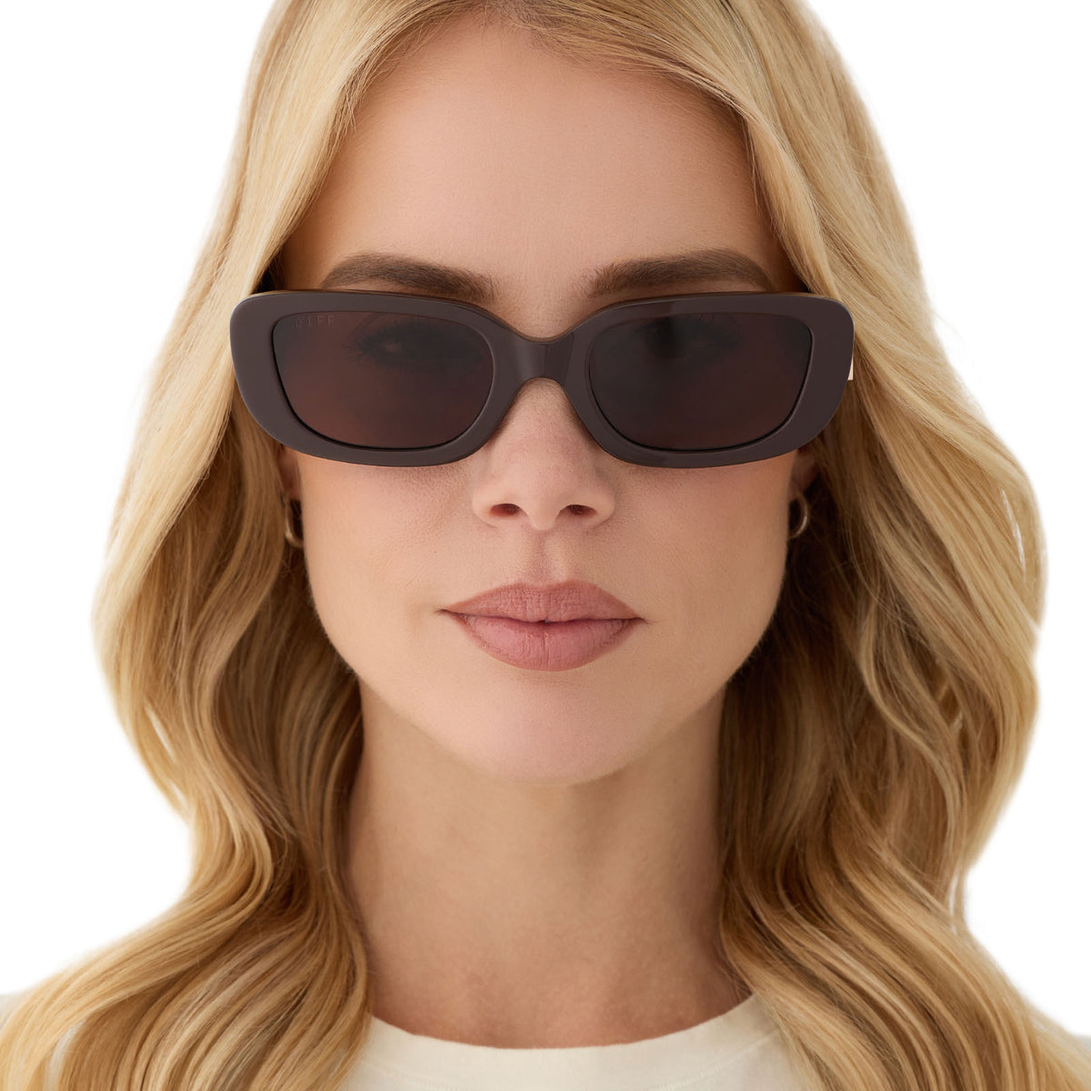 on model - female wearing diff eyewear featuring the daphne rectangle sunglasses with a truffle frame and truffle polarized lenses front view
