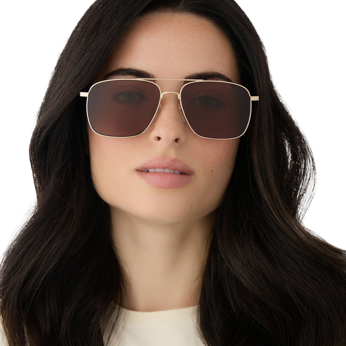 on model - female wearing diff eyewear yellowstone rip wheeler sunglasses gold & brown front view