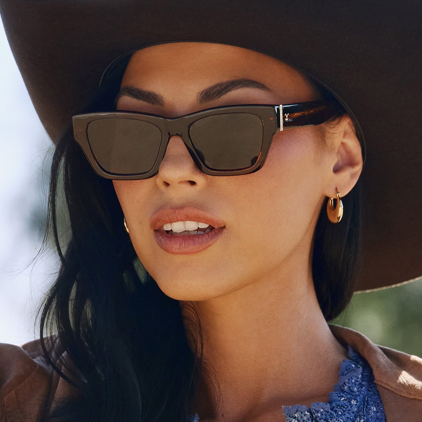 on model - female wearing diff eyewear yellowstone beth ii sunglasses sequoia & g15 front view