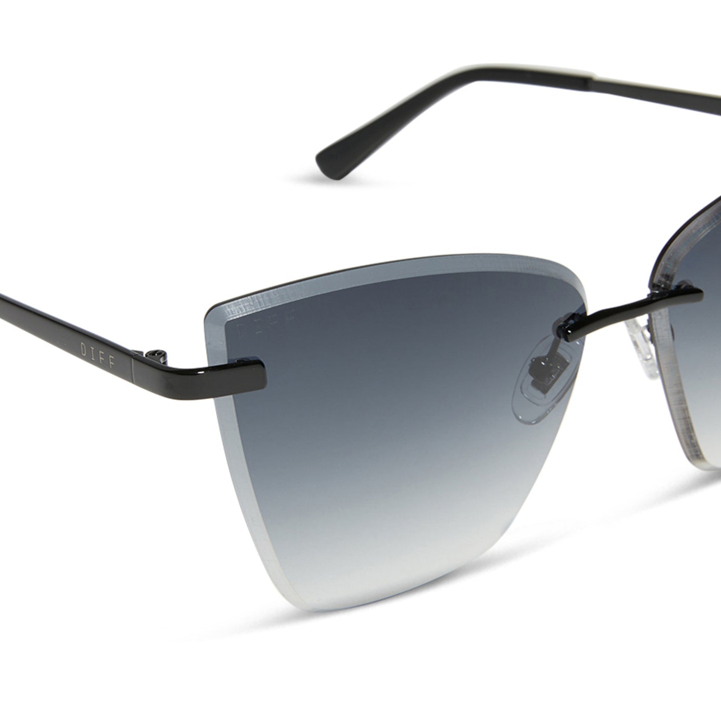 diff eyewear wholesale becky v cat eye sunglasses with a black frame and grey gradient lenses detailed view