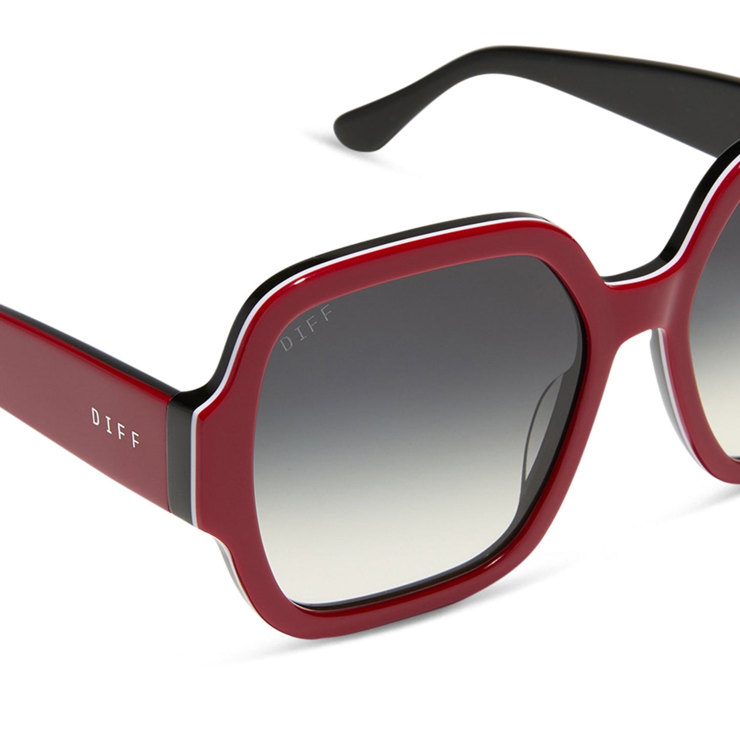clueless x diff eyewear featuring the dionne square sunglasses with a red frame and grey gradient lenses detailed view