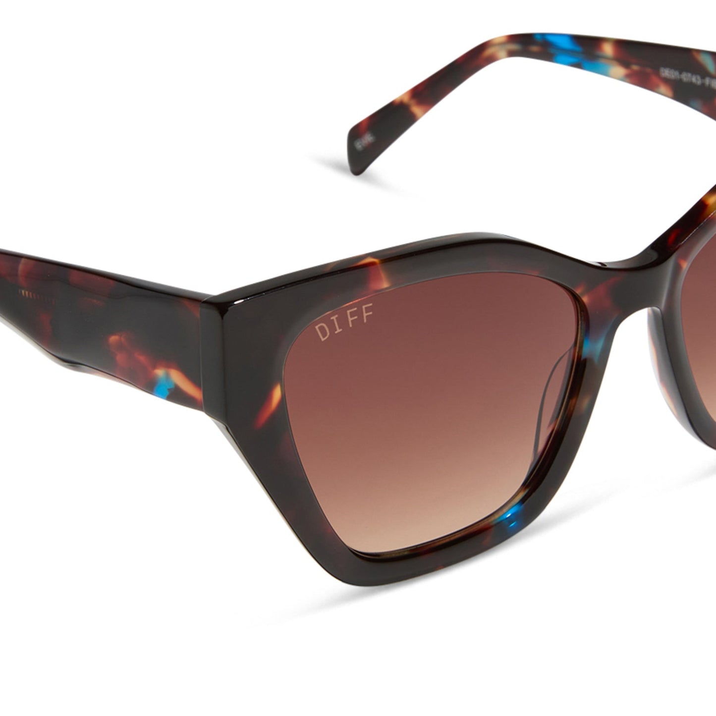 diff eyewear featuring the evie cat eye sunglasses with a confetti tortoise frame and brown gradient lenses detailed view