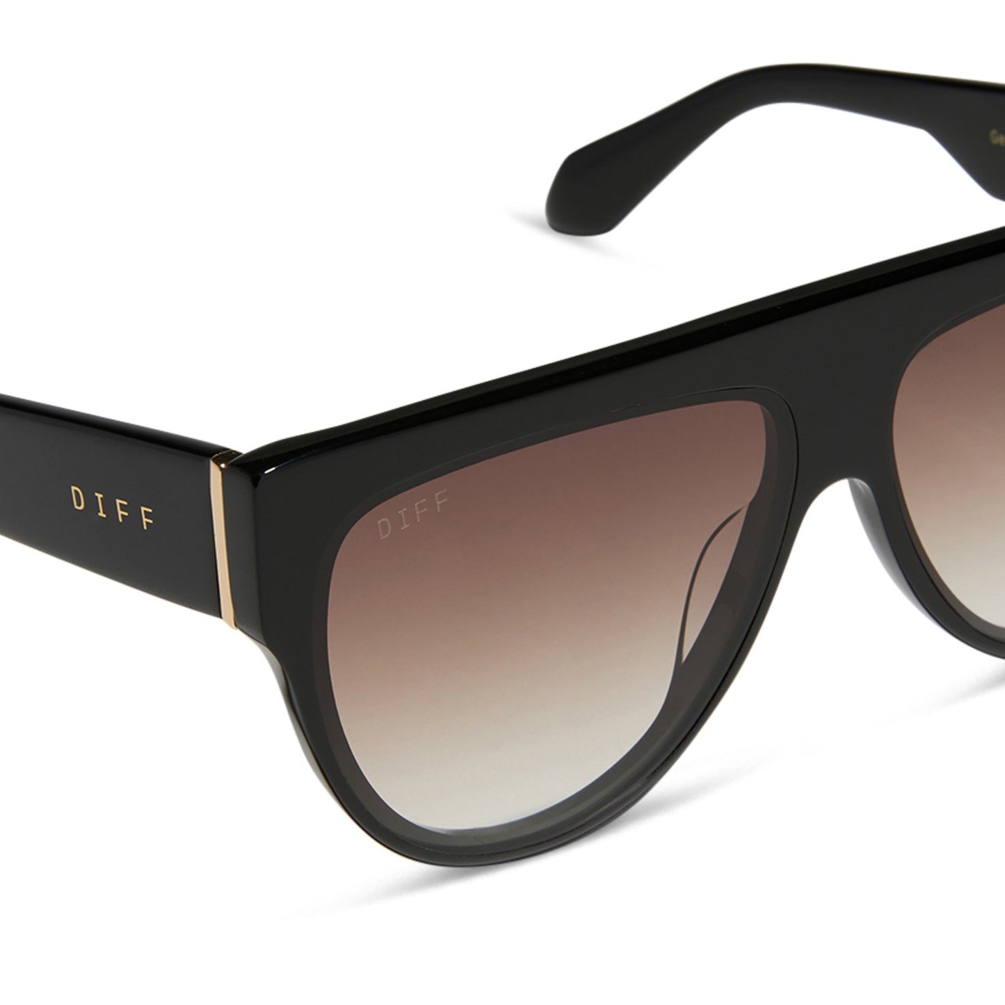 diff eyewear georgie square sunglasses with a black frame and brown gradient lenses detailed view