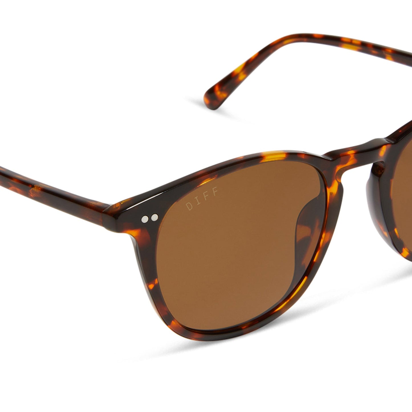 diff eyewear featuring the jaxson xl square sunglasses with a rich tortoise frame and brown polarized lenses detailed view