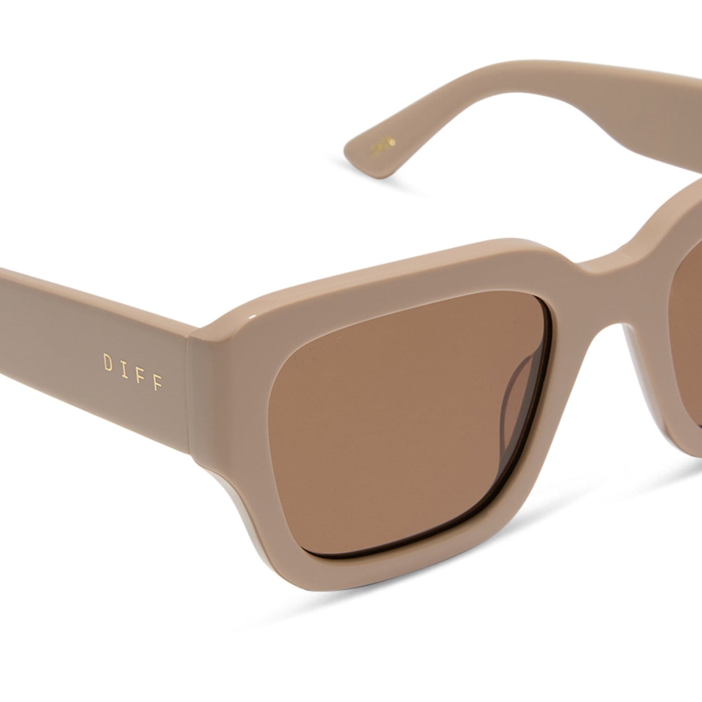 jessie james decker x diff eyewear featuring the loren square sunglasses with a almond frame and brown lenses detailed view