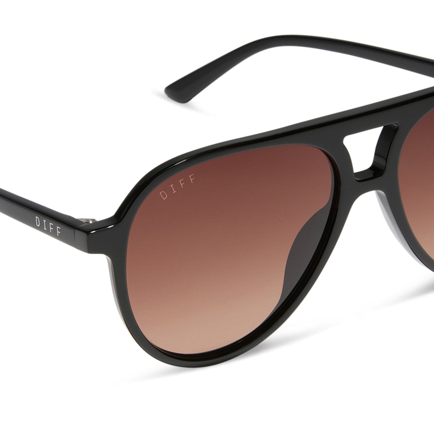 diff eyewear featuring the tosca ii aviator sunglasses with a black frame and brown gradient lenses detailed view