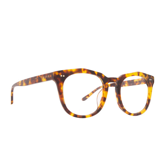 diff eyewear weston round glasses with a amber tortoise acetate frame and prescription lenses angled view