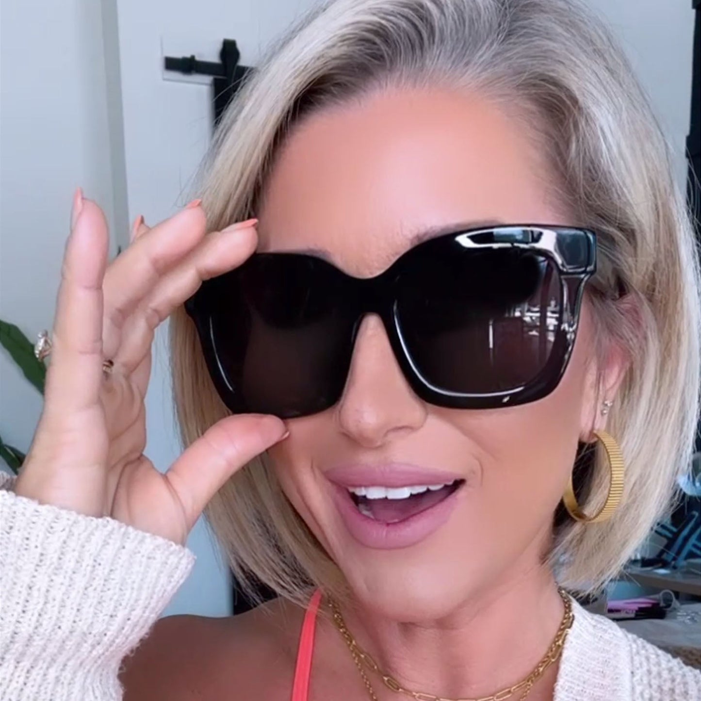 customer content - DIFF Eyewear Womens Polarized Sunglasses Kalee Rogers wearing the Carson Black Dark Smoke