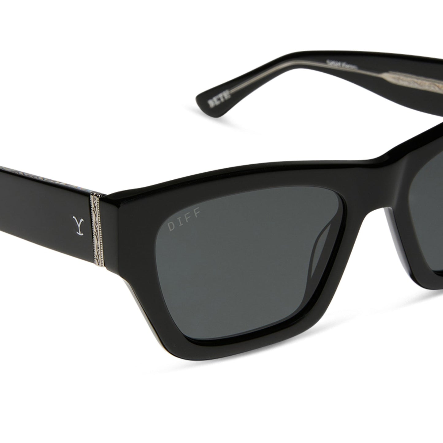 diff eyewear yellowstone beth ii sunglasses black & grey detailed view