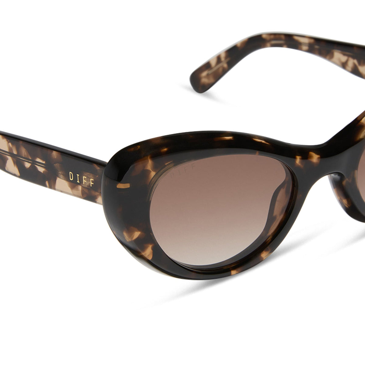 diff eyewear featuring the zaria cat eye sunglasses with a espresso tortoise frame and brown gradient lenses detailed view