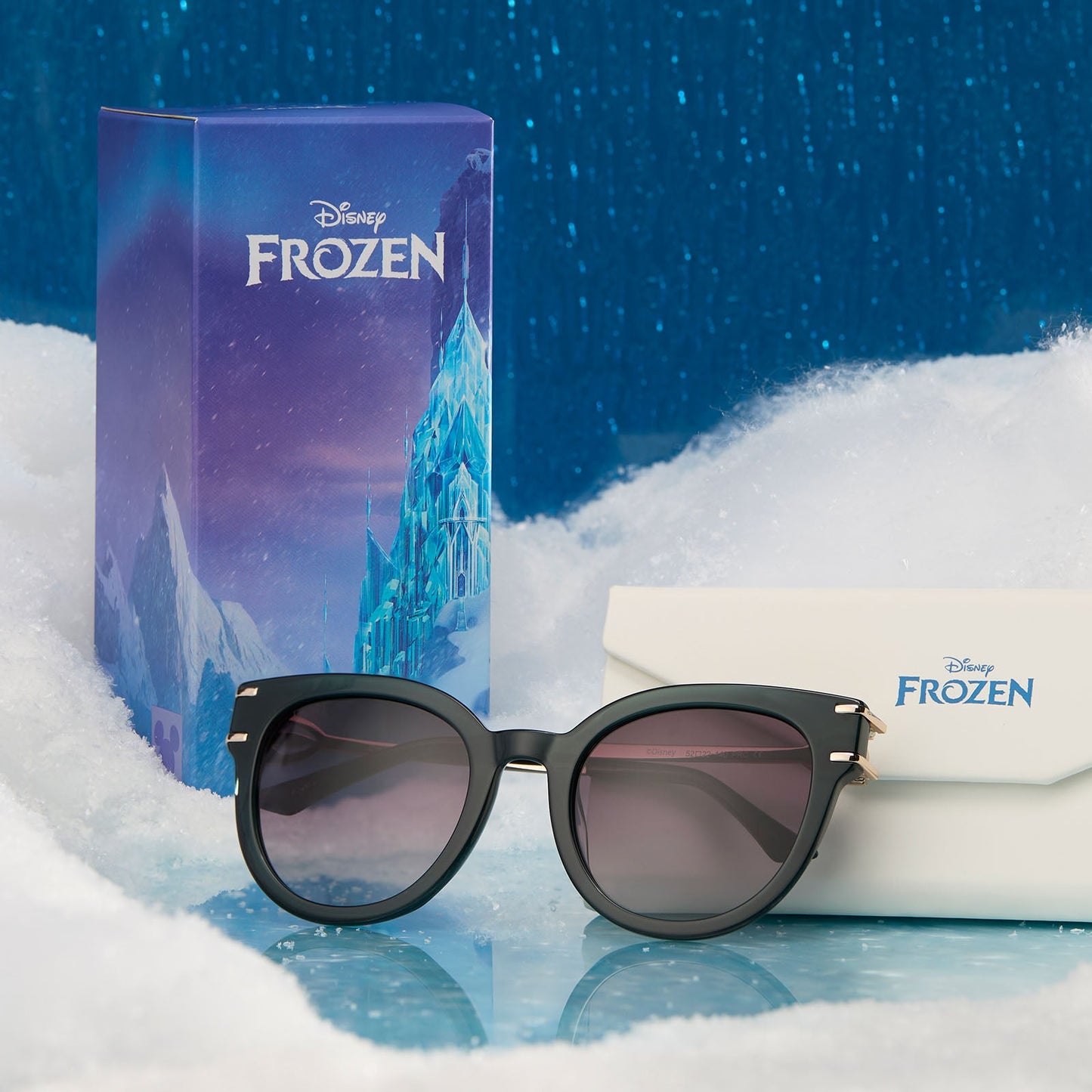 frozen x diff eyewear featuring the anna cat eye sunglasses with a rich emerald frame and royal purple gradient lenses