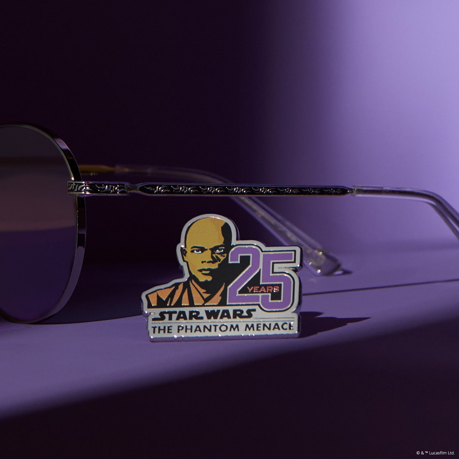 lifestyle - star wars x diff eyewear 25 years anniversary collectors pin of mace windu and mace windu glasses