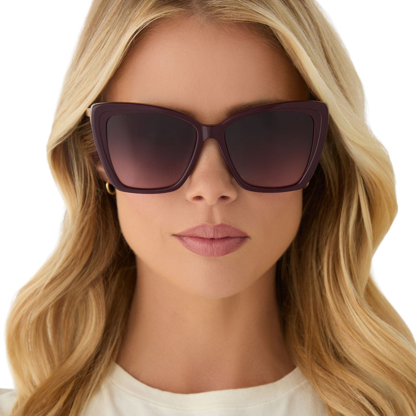 on model - female wearing diff eyewear featuring the becky ii cateye sunglasses with a dark cherry lacquer frame and dark cherry gradient polarized lenses front view