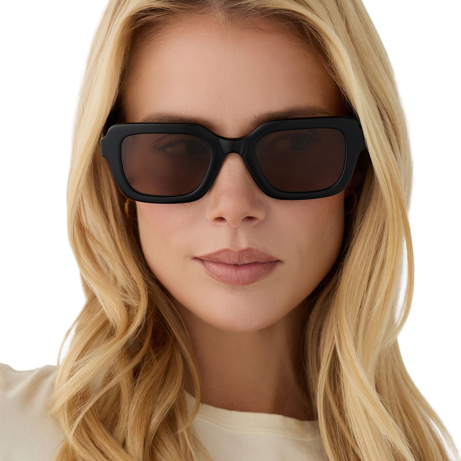 on model - female wearing diff eyewear gwynn square sunglasses with a black acetate frame and brown polarized lenses front view
