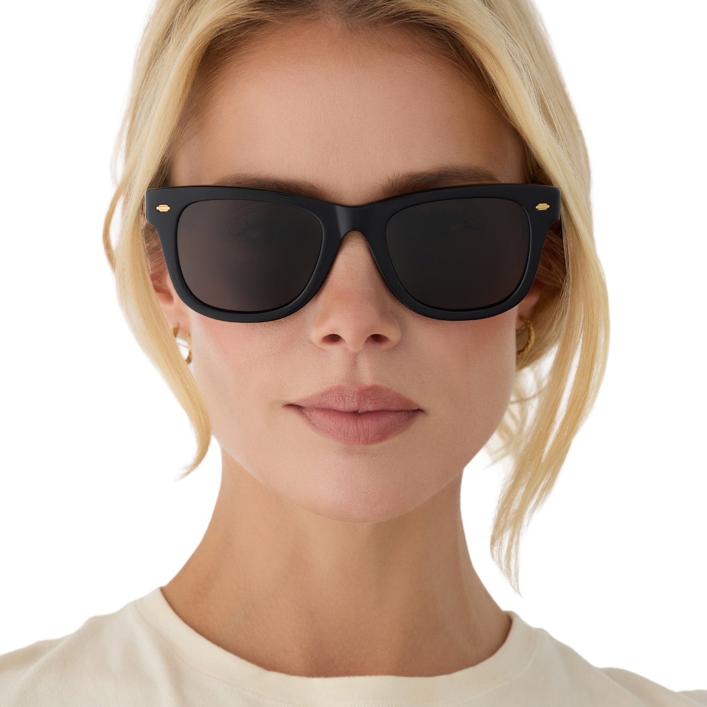 on model - blonde female wearing diff eyewear mercer square sunglasses with a black acetate frame and grey polarized lenses front view