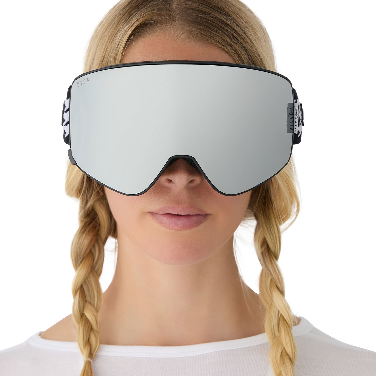 on model - female wearing diff sport frost goggles houndstooth with silver mirror polarized lens front view