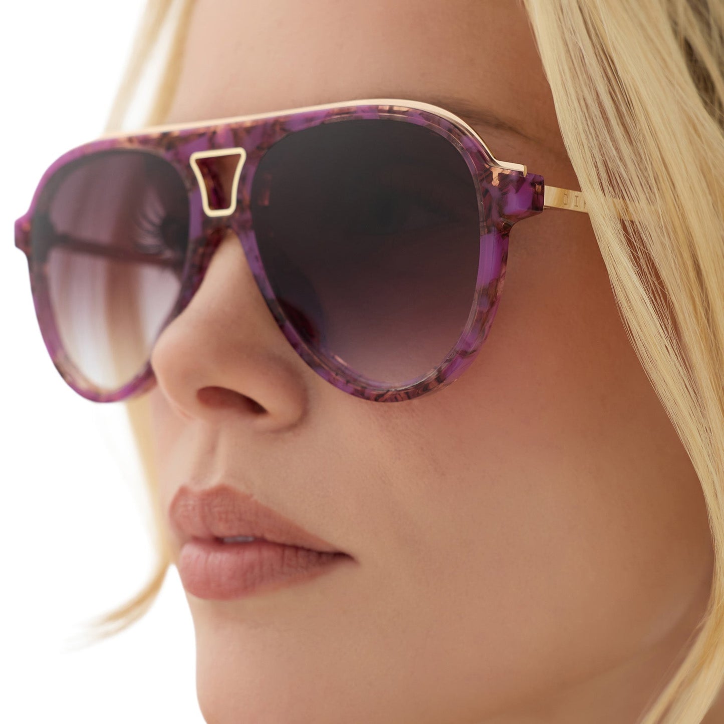 on model - blonde female wearing diff eyewear tosca iii oversized aviator sunglasses with a lavender haze purple tortoise acetate frame and brown gradient lenses detailed temple view
