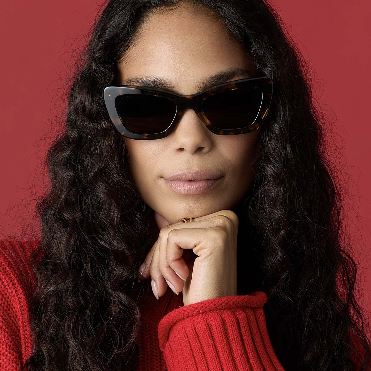 on model - female wearing diff eyewear featuring the adriana cateye sunglasses with a espresso tortoise frame and brown polarized lenses front view