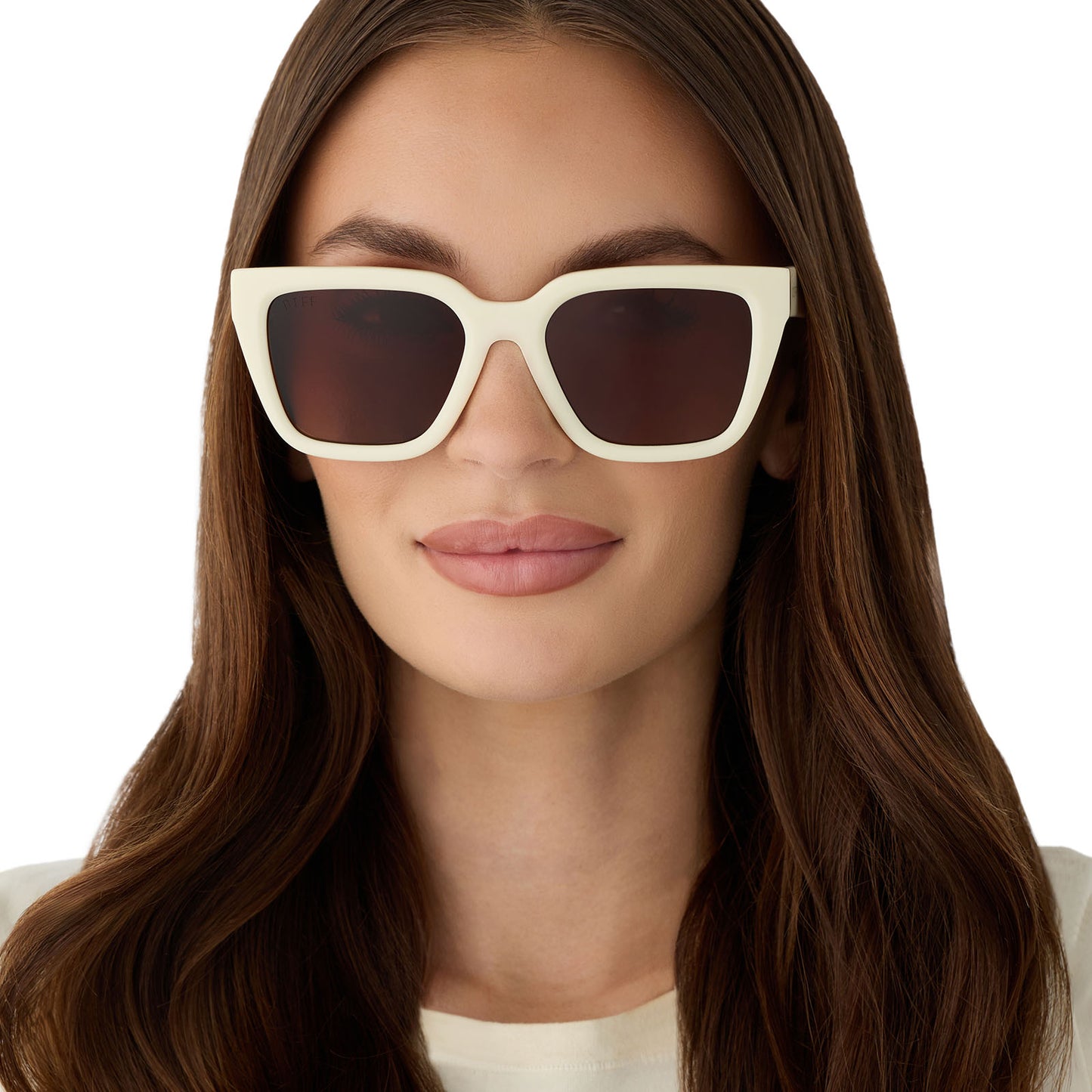 on model - female wearing diff eyewear featuring the amara square sunglasses with a courtside ivory outside with gilded tortoise inside the frame and brown gradient polarized lenses front view