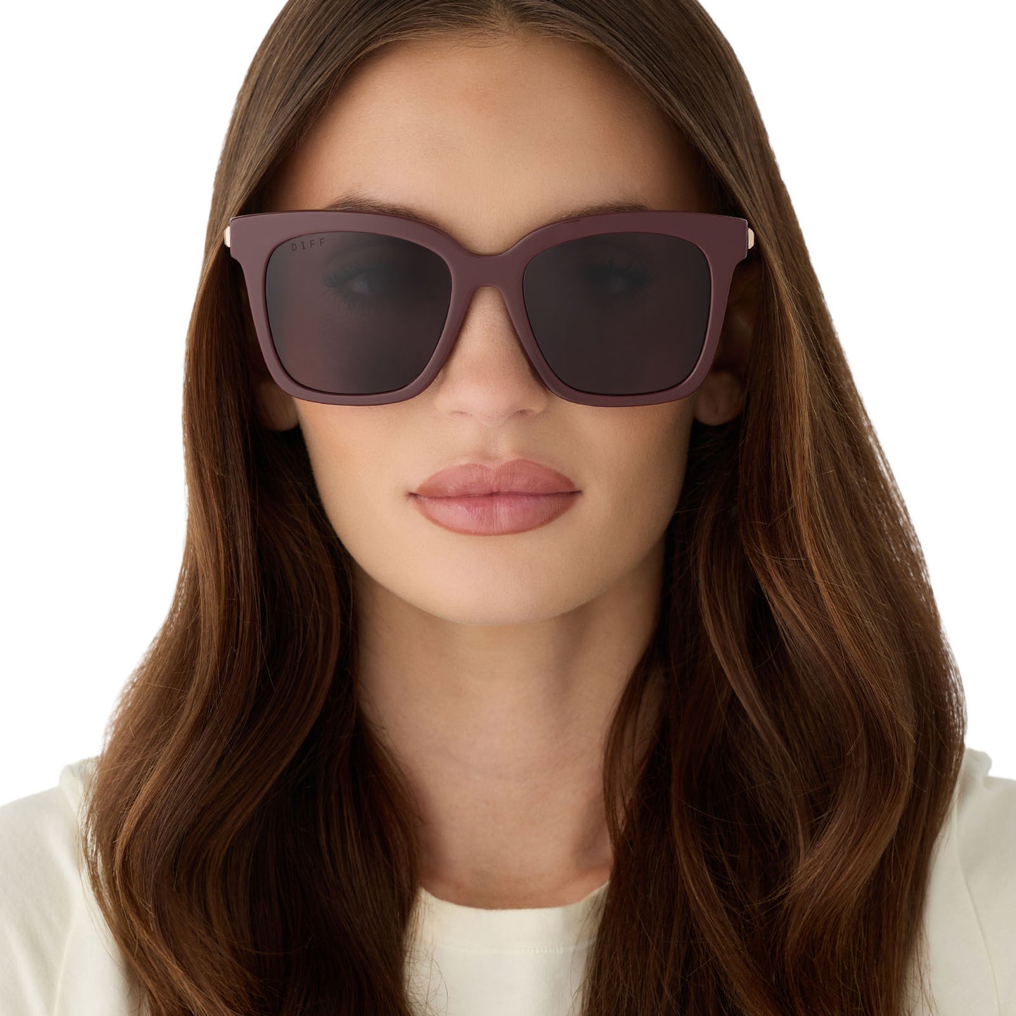 on model - female wearing diff eyewear bella square sunglasses with a rugby red acetate frame and grey polarized lenses front view