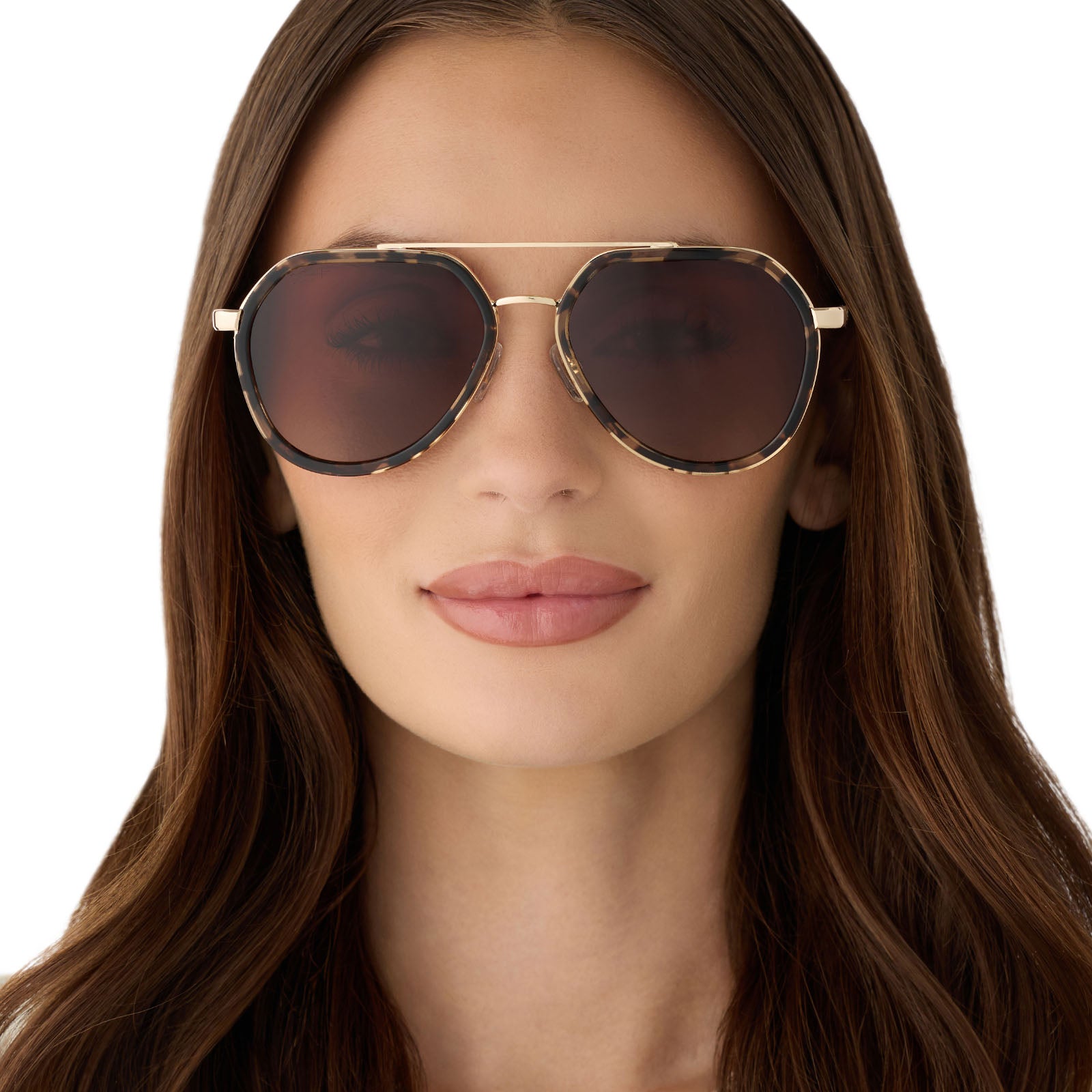 on model - female wearing diff eyewear featuring the joey round sunglasses with a espresso tort & gold metal frame with brown gradient polarized lenses front view