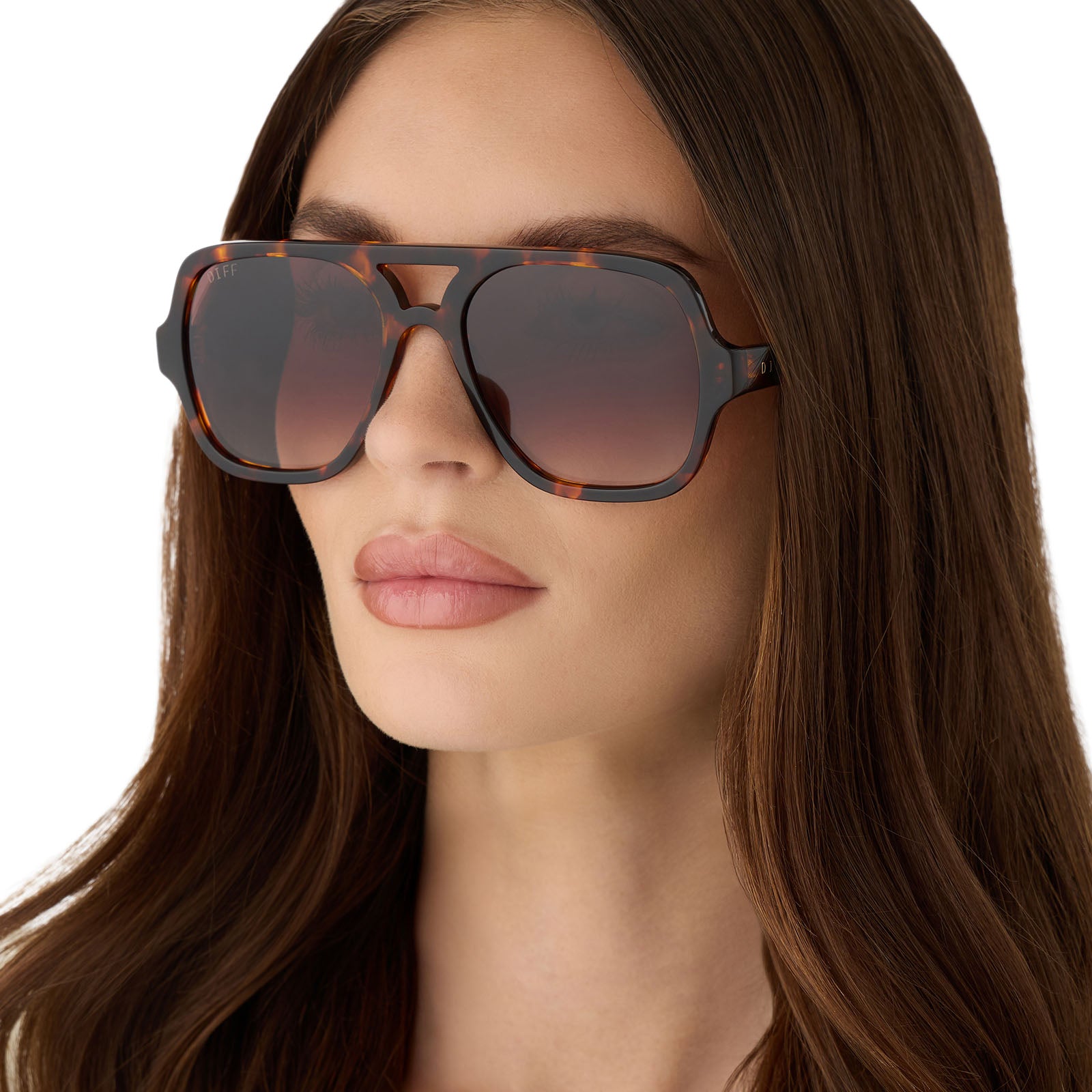 on model - female wearing diff eyewear featuring the layton navigator sunglasses with a rich tortoise acetate frame and brown gradient lenses angled view