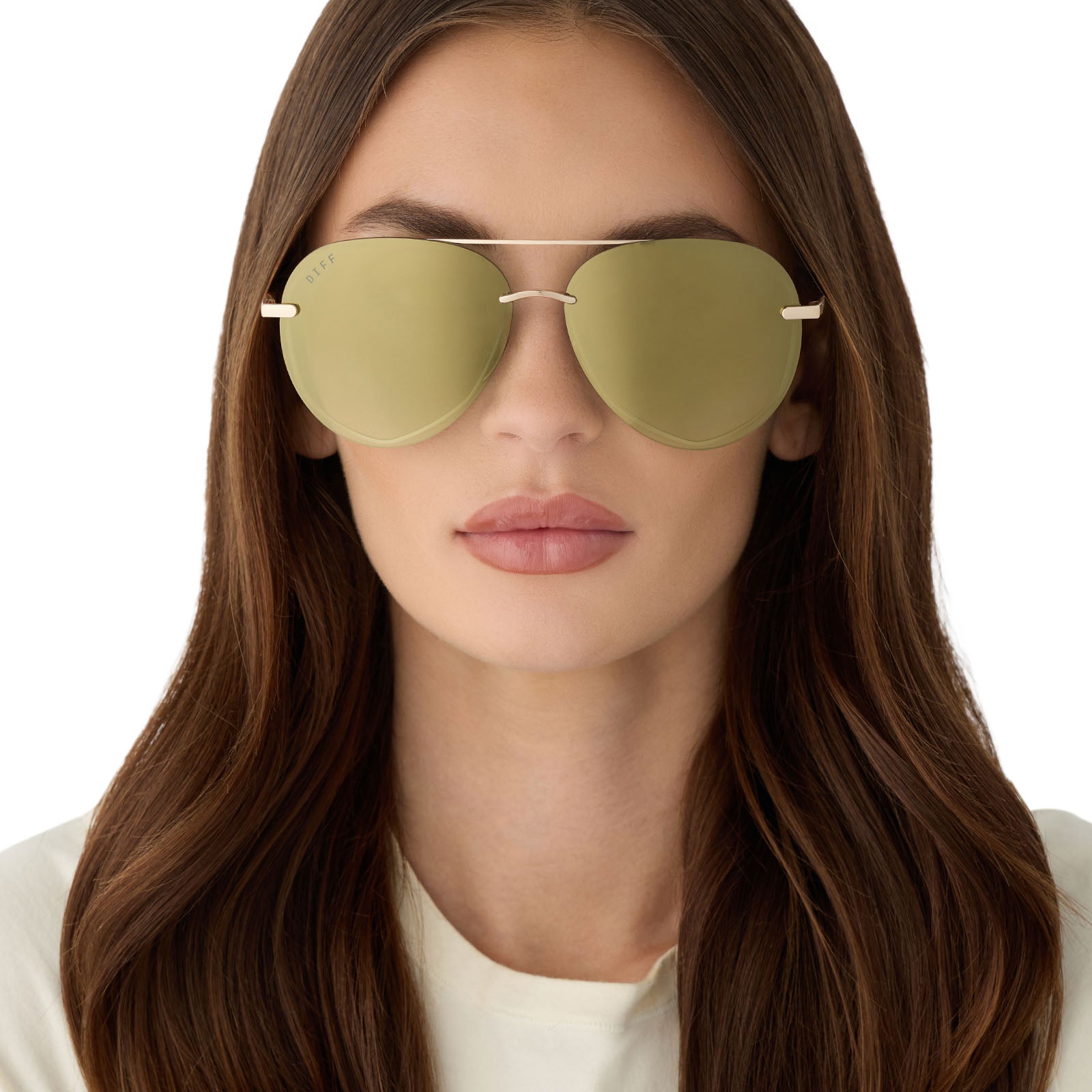 on model - female wearing diff eyewear featuring the lenox aviator sunglasses with a gold metal frame and aloe green gradient w/ light gold flash polarized lenses front view