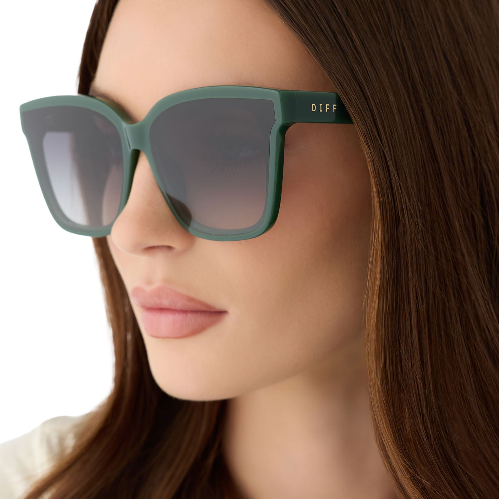 on model - female wearing diff eyewear featuring the meredith ii square oversized sunglasses with a fairway green acetate frame and grey gradient lenses detailed view