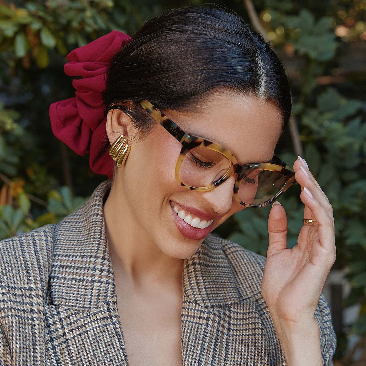 lifestyle - female wearing diff eyewear featuring the winston square prescription glasses with a brown kombu frame angled view