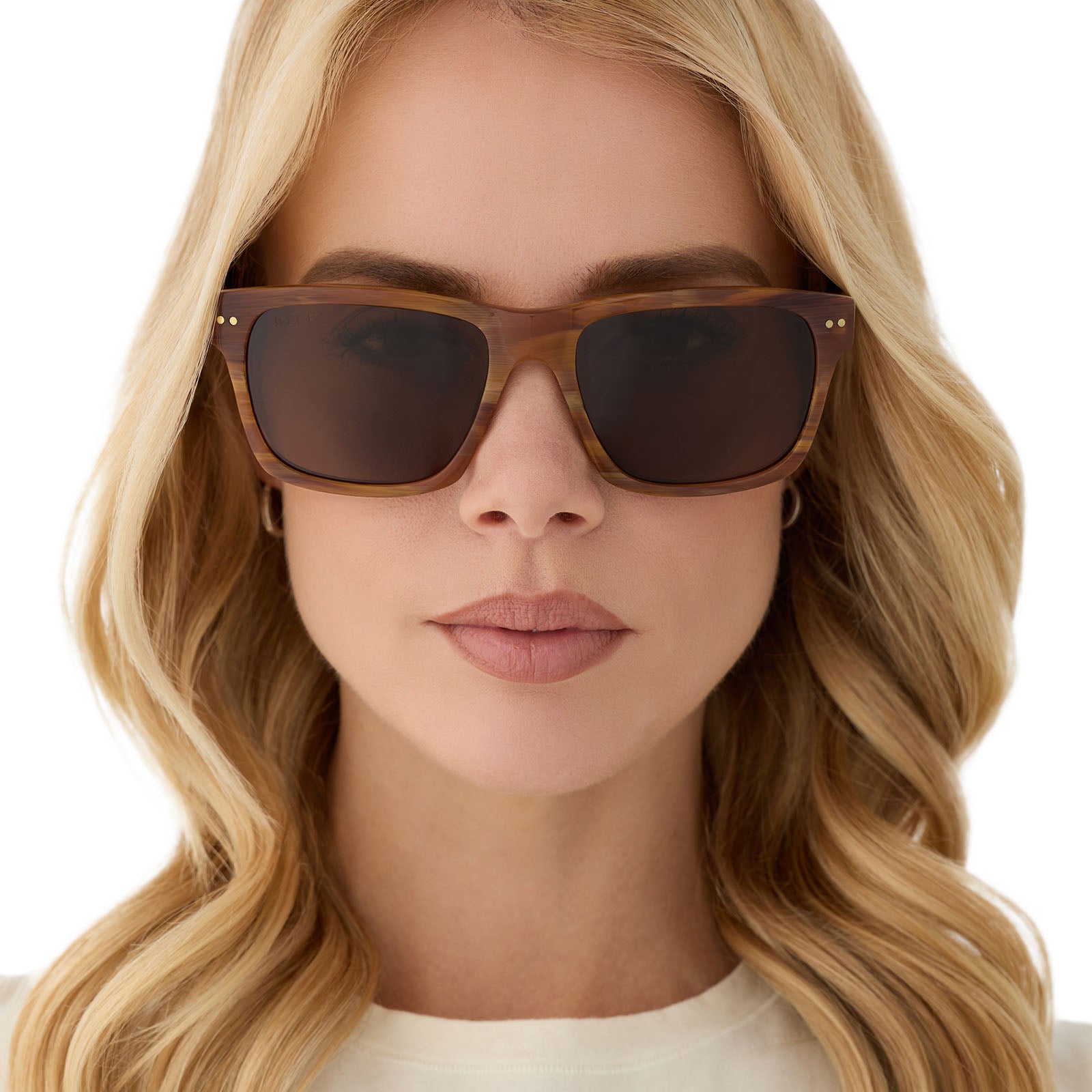 on model - female wearing diff eyewear featuring the gino xl square sunglasses with a longhorn brown frame and brown polarized lenses front view