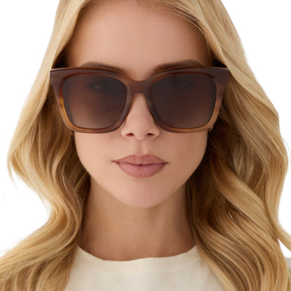 on model - female wearing diff eyewear featuring the meredith square sunglasses with a tawny brown tortoise frame and brown gradient polarized lenses front view