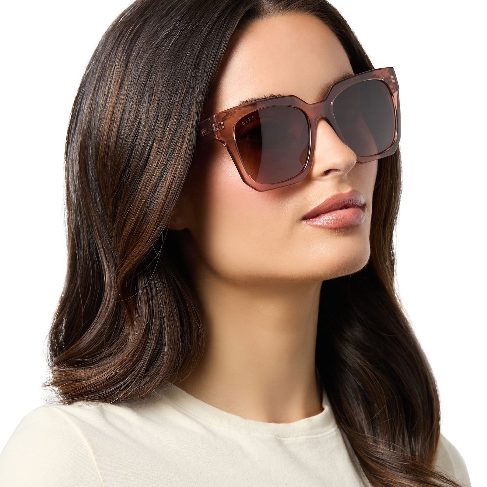 on model - female wearing diff eyewear ariana ii square oversized sunglasses with a cafe ole brown acetate frame and brown gradient polarized lenses angled view