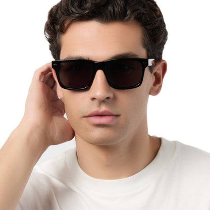 on model - male wearing diff eyewear gino xl square sunglasses with a black acetate frame and grey polarized lenses front view