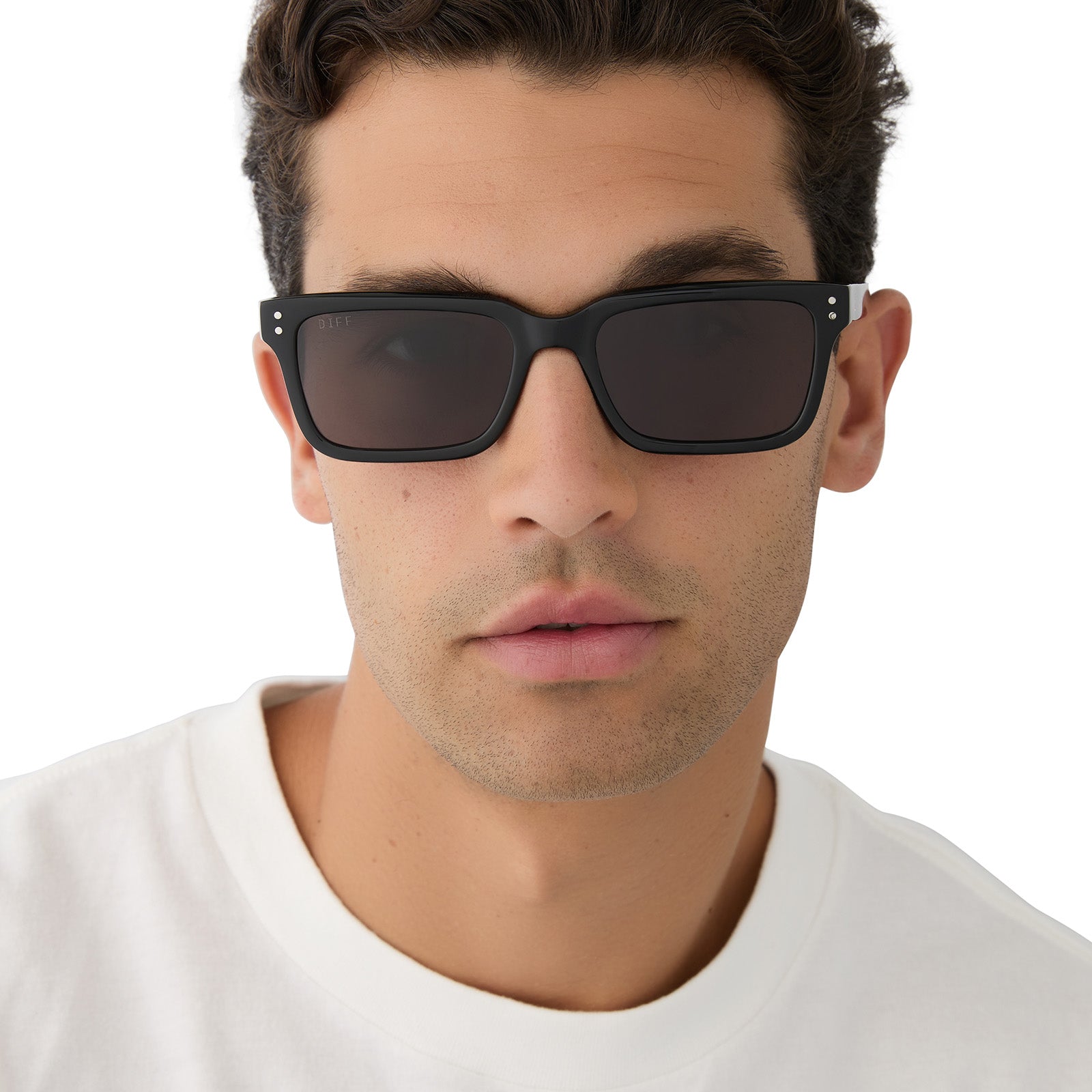 on model - male wearing diff eyewear yellowstone john dutton sunglasses black & grey front view