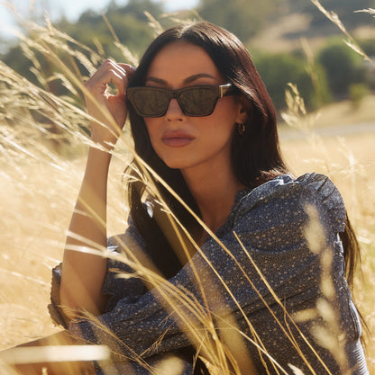 on model - female wearing diff eyewear yellowstone beth ii sunglasses sequoia & g15 front view