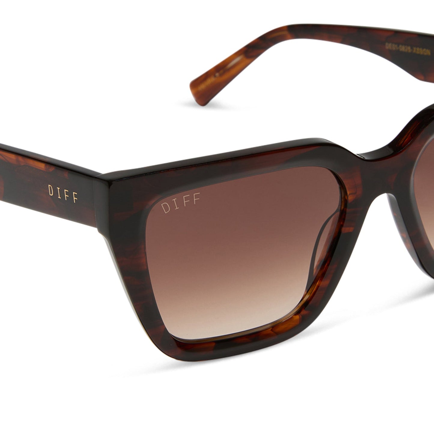 diff eyewear featuring the amara square sunglasses with a sequoia tortoise frame and brown gradient lenses detailed view