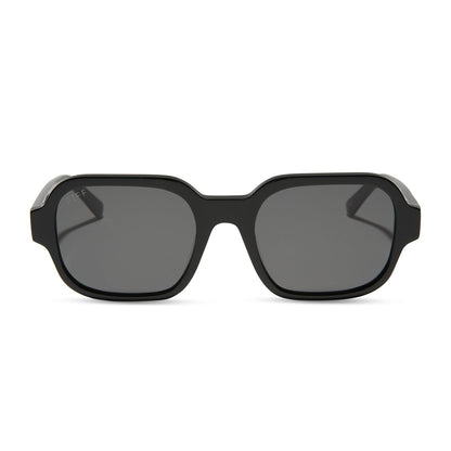 aspyn ovard x diff eyewear featuring the lola square sunglasses with a black frame and grey lenses front view