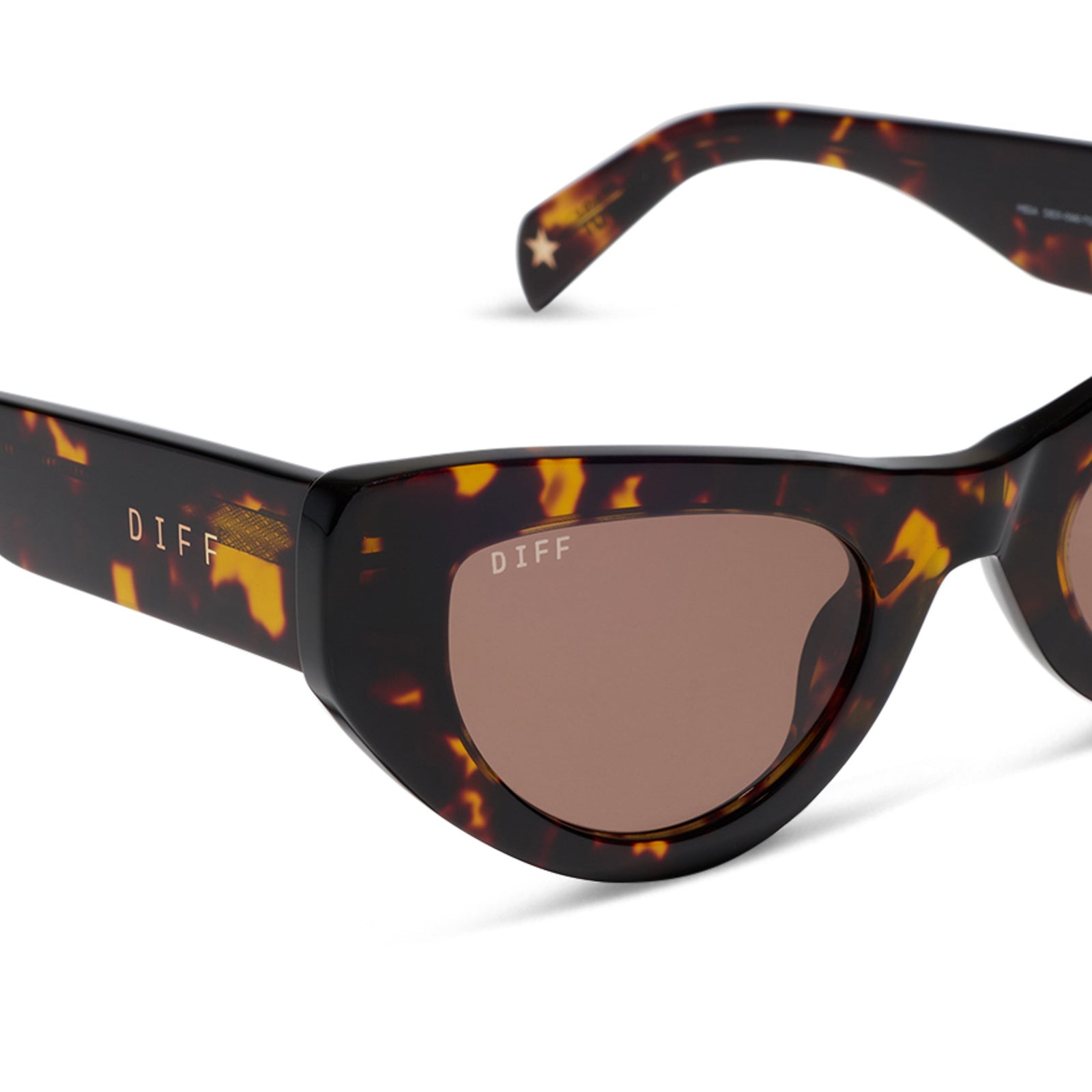 beach riot x diff eyewear the mesa cat eye sunglasses with a tortoise acetate frame and brown lenses detailed view