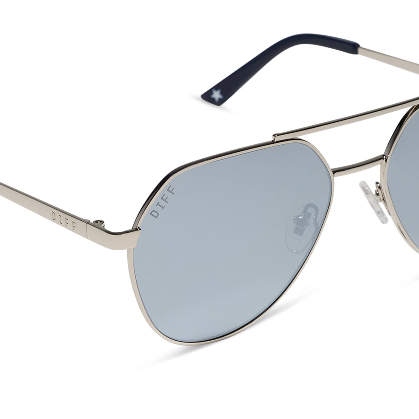 beach riot x diff eyewear the reserve aviator sunglasses with a silver metal frame and silver mirror lenses detailed view