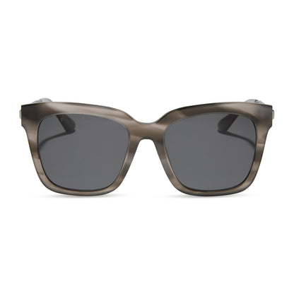 diff eyewear featuring the bella square sunglasses with a smoke marble frame and grey polarized lenses front view