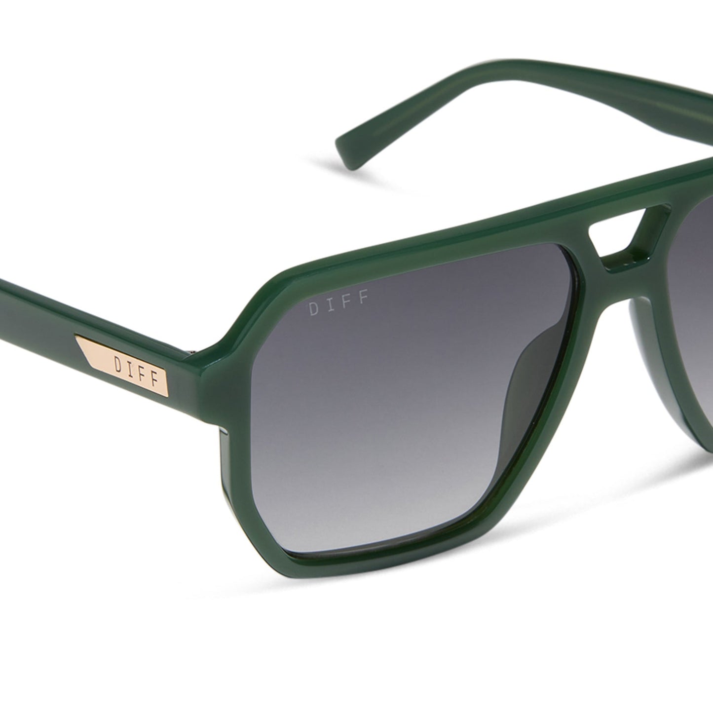 diff eyewear featuring the cameron navigator sunglasses with a fairway green acetate frame and grey gradient polarized lenses detailed view